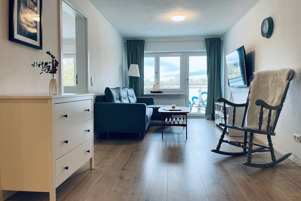Ganze Wohnung, Ferienwohnung Seeblick, 60 qm, 1 sep. Schlafzimmer mit Balkon in Seeon, Seebruck