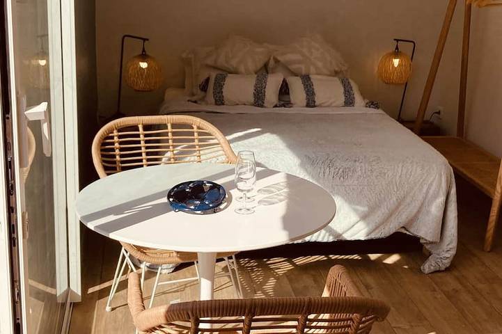 Gîte pour 2 personnes, avec terrasse et jardin à Seillons-Source-d'Argens - 2