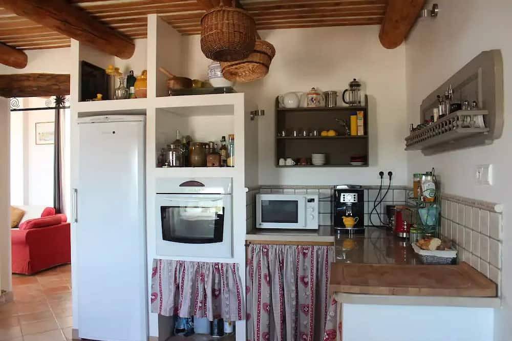 Maison de Ramparts du 17e Avec Jacuzzi in Banon, Forcalquier region