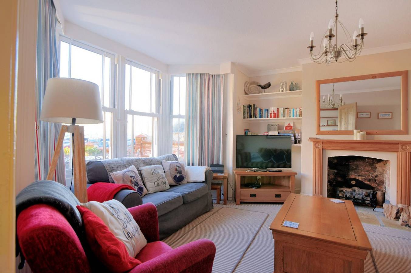 Entire apartment, 1 Cobb View in Lyme Regis, Dorset