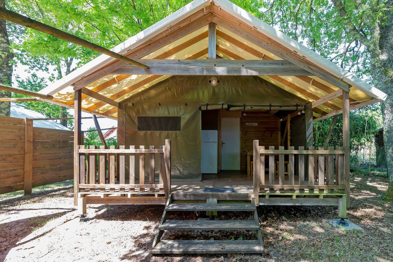 "Lodge 3" with Shared Pool, Private Terrace and Shared Garden in Lesperon, Landes
