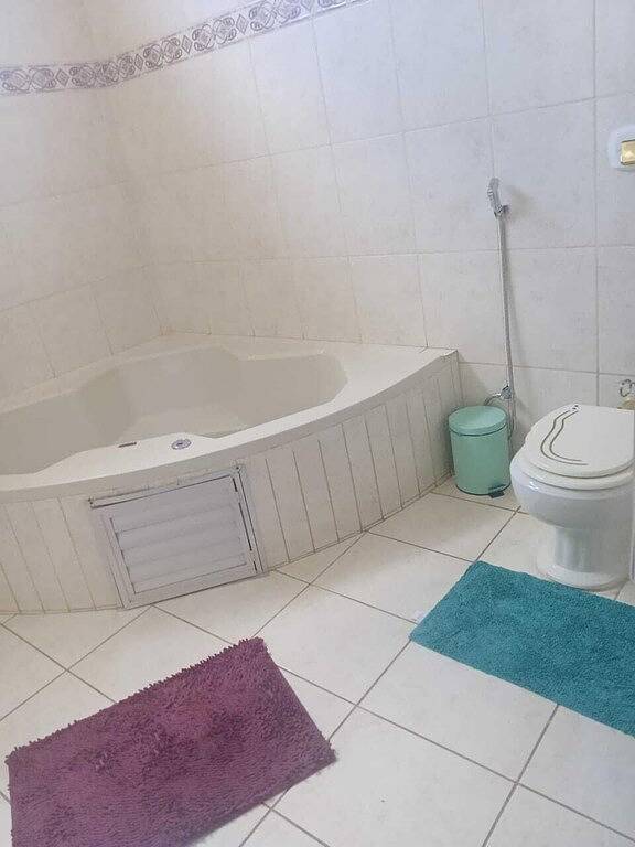 Ich vermiete die Daily (24hs) oder Season einer Master Suite mit Hydromassage. in Rondonópolis, Mato Grosso