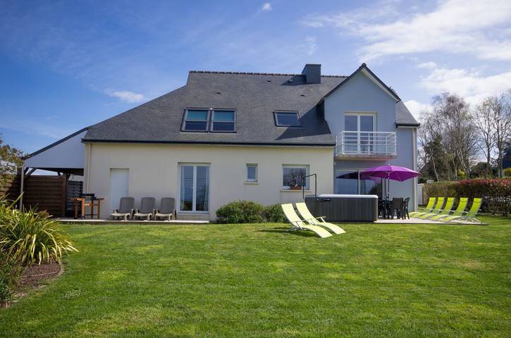 Gîte pour 11 personnes, avec sauna et jardin ainsi que jacuzzi et terrasse à Plurien - 2