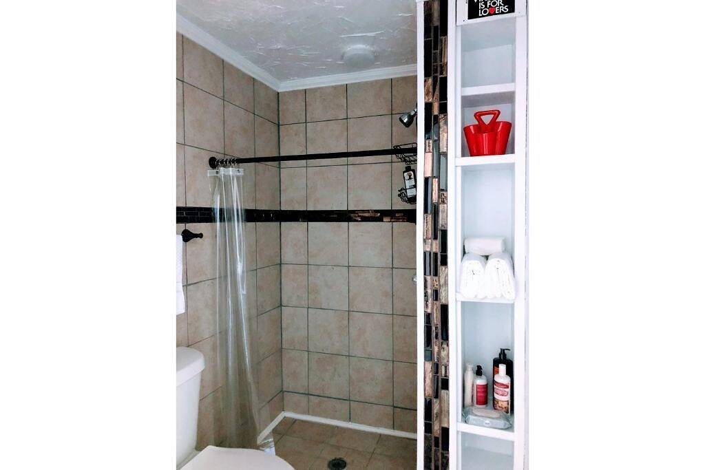 Private, Sanitized Loft, with Discounts Sleeps 2 in Lynchburg, Virginia