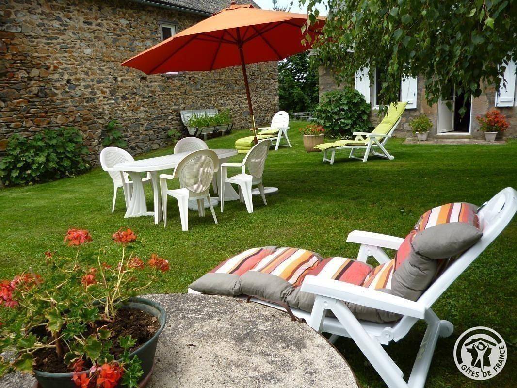 Casa rural en Sarroux con aparcamiento y jardín. in Saint-Julien-près-Bort, Ussel region