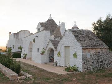 Holiday Letting for 8 People in Ostuni, Valle D'Itria, Photo 1