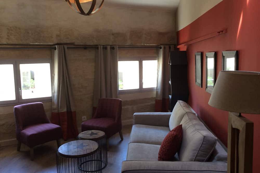 Appartement entier, A l'ombre du Duché, climatisé et calme, avec remise pour déposer les vélos. in Uzès, Région de Nîmes