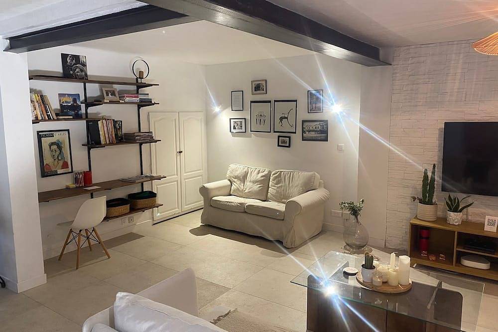Maison accueillante à 5 mins des parcours randonnée et centre historique d’Arles in Fourques, Côte méditerranéenne (France)