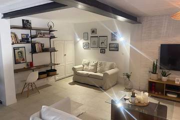 Gîte pour 8 personnes, avec jardin et balcon, animaux acceptés à Fourques