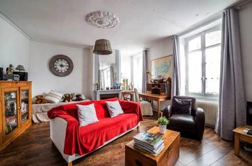 Gîte pour 4 personnes, avec terrasse et vue dans Marche Sur La Place Des Lices Vannes