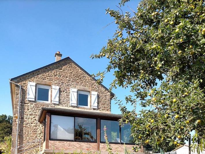 Location de vacances pour 11 personnes, avec vue et terrasse, animaux acceptés à Saint-Mars-sur-Colmont