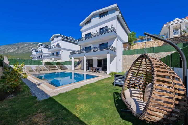 Ferienhaus für 8 Personen, mit Whirlpool und Balkon sowie Garten und Sauna in der Türkei