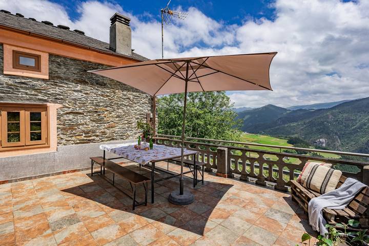 Casa rural para 10 personas, con Jardín
