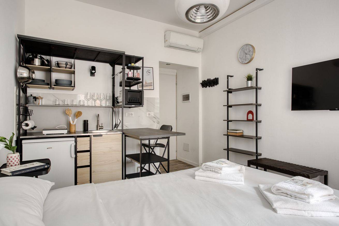 Appartamento intero, Joivy Studio minimalista con balcone vicino alla metro in Milano, Provincia di Milano