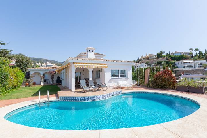 Villa voor 12 personen, met Balkon en Tuin aan de Costa del Sol