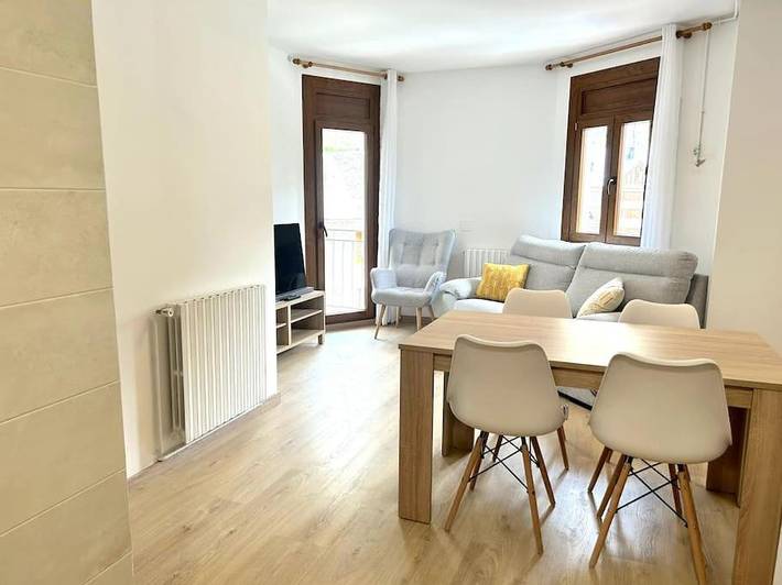 Casa rural para 5 personas, con vistas y terraza en Esterri de Aneu