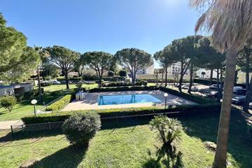Gîte pour 4 personnes, avec piscine et balcon, adapté aux familles à Mandelieu-la-Napoule
