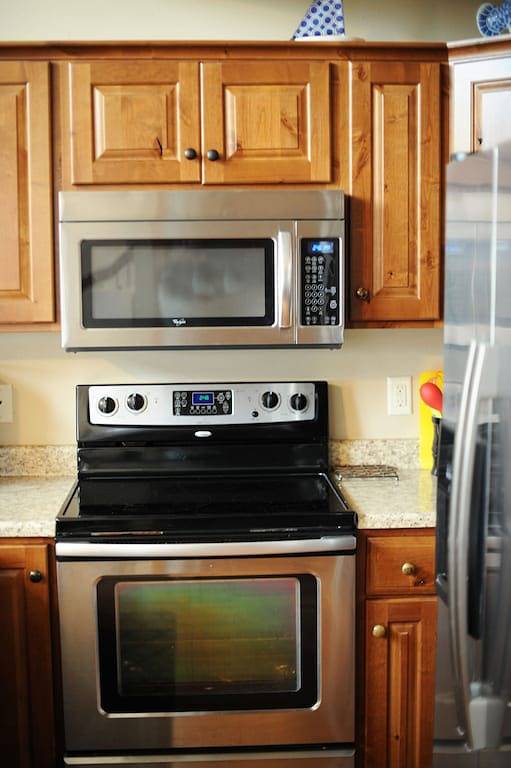 New Owner Special * Bridges Bay Hütte am Teich - für 12 Personen in Dickinson County