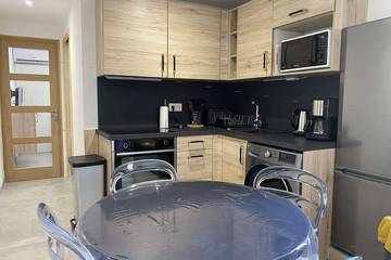 Gîte pour 2 personnes, avec balcon dans Port De Balaruc Les Bains