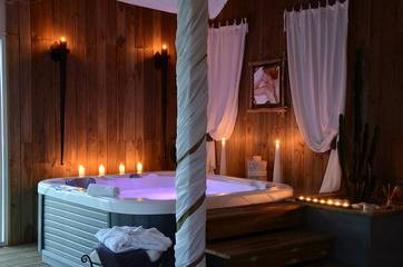 Chambre d’hôte pour 2 personnes, avec jacuzzi ainsi que jardin et sauna, animaux acceptés dans Centre-Val de Loire