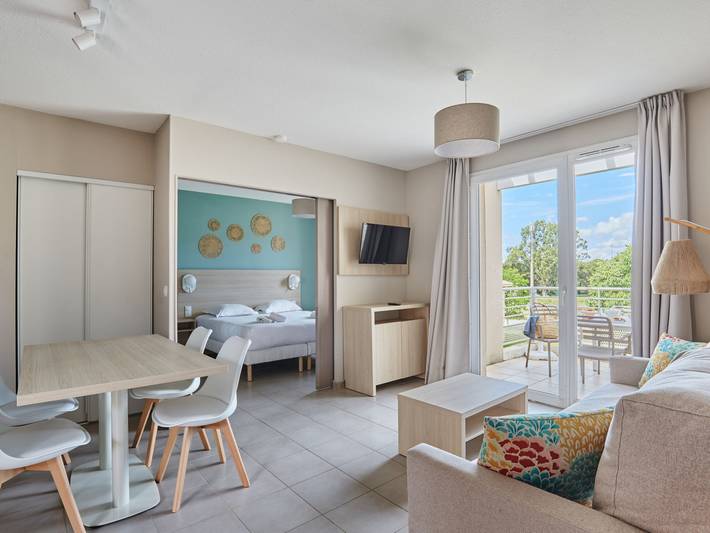 Gîte pour 6 personnes, avec terrasse ainsi que bassin pour enfant et sauna, animaux acceptés à La Londe-les-Maures - 4