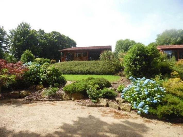 Chalet pour 8 personnes, avec Terrasse et Jardin ainsi que Piscine et Vue