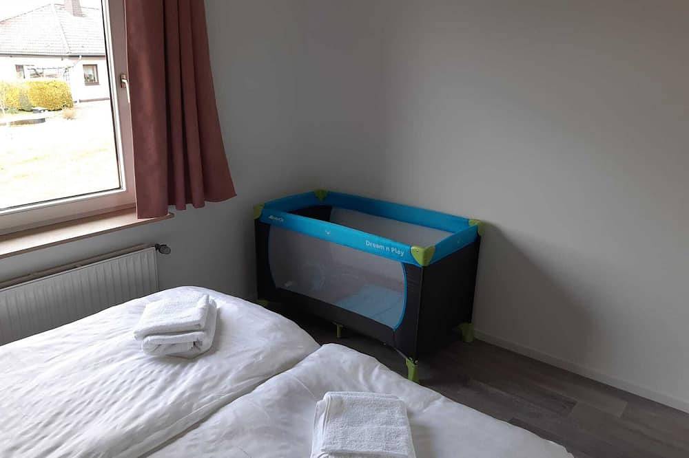 D&B staycation Ferienpark,\nferienwohnung \"Der Elefant\" in Niedenstein, Schwalm-Eder-Kreis