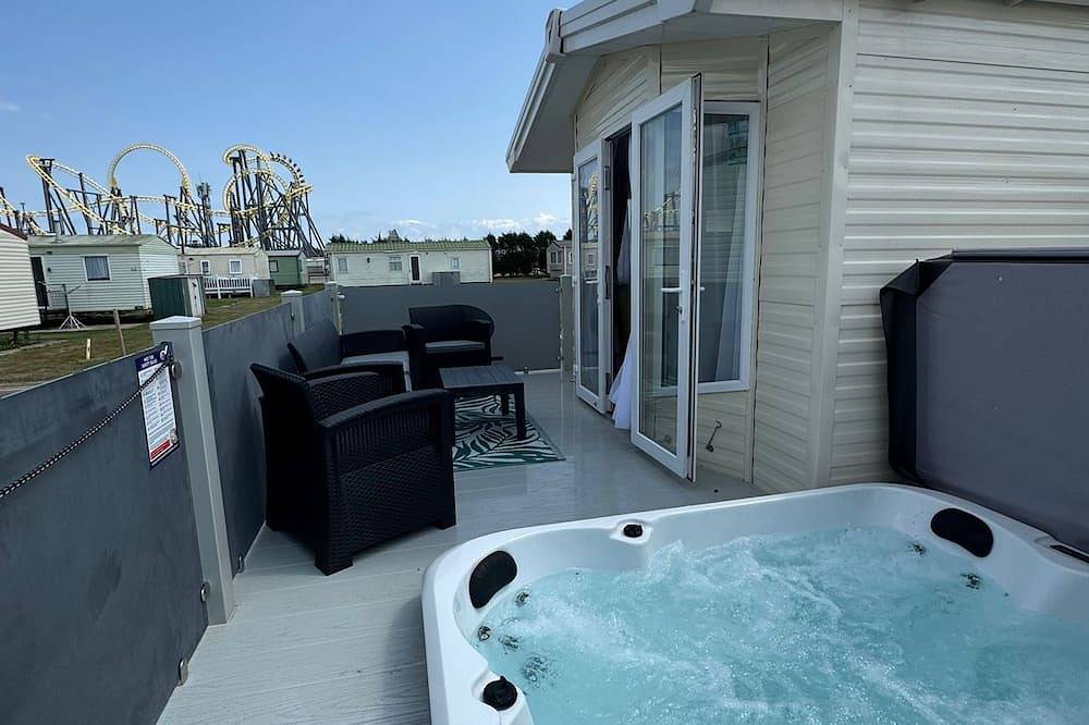 Static Caravan for 6 People in Ingoldmells, Lincolnshire