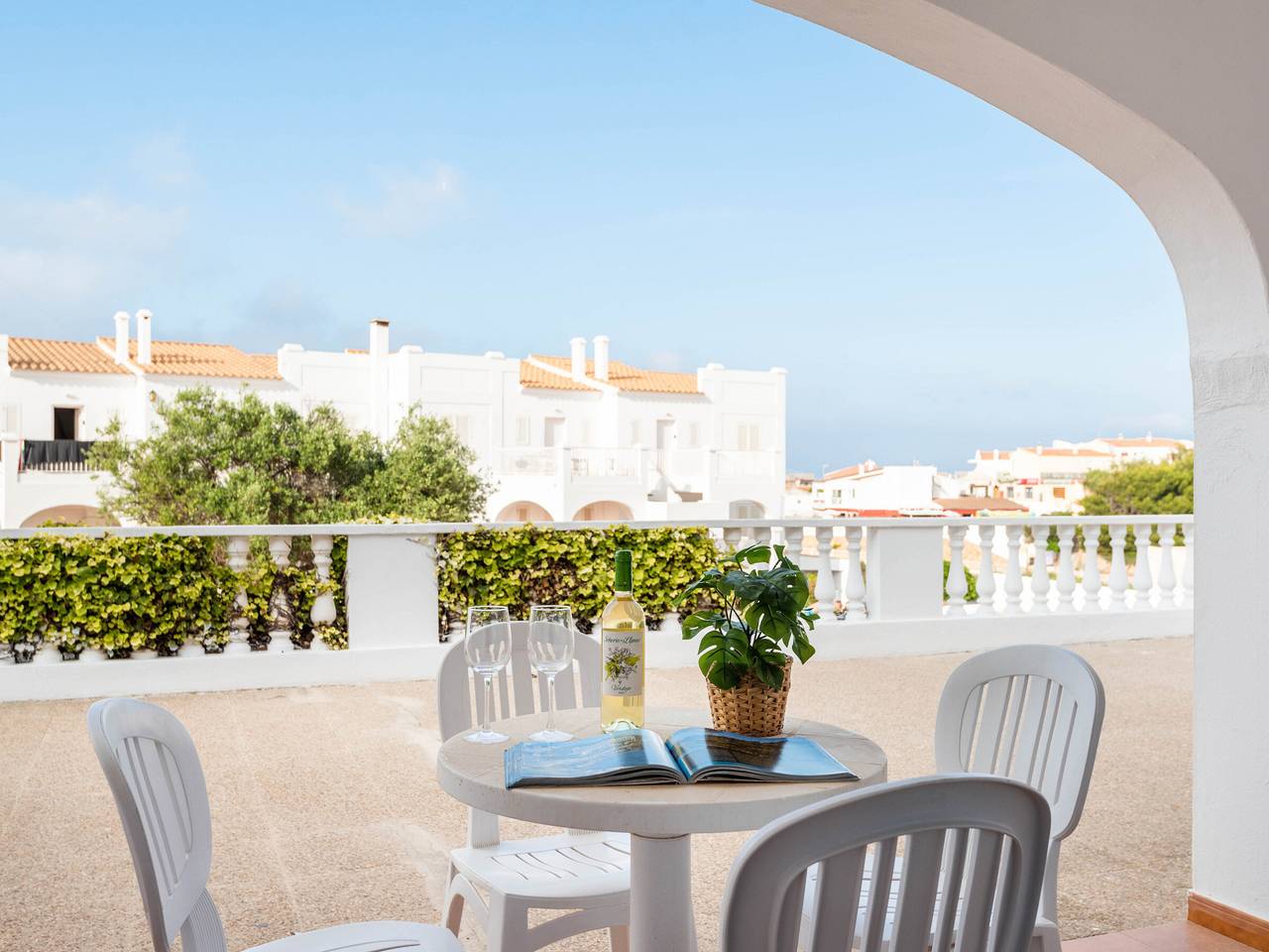 Appartement entier, Appartement cosy avec terrasse proche plage in Arenal d'en Castell, Es Mercadal