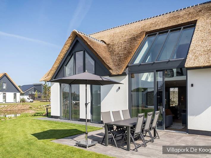 Vakantiehuis voor 6 personen, with Terras and Tuin as well as Sauna in De Koog
