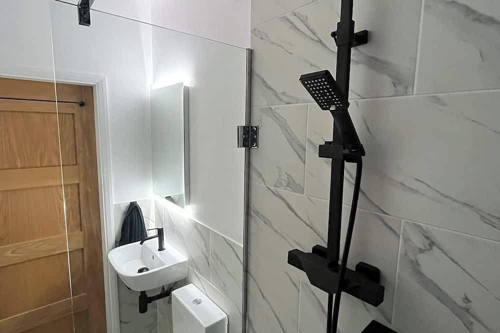 Ganze Wohnung, Private Garden Studio - L&D Hospital -Free Wi-fi & Parking- 15min to the Airport in Luton, Chiltern Hills