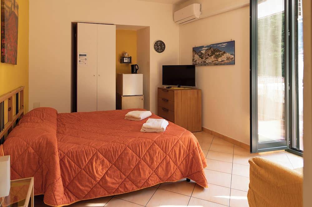Entire apartment, Positano room at pellegrino palace in Vietri sul Mare, Amalfi Coast