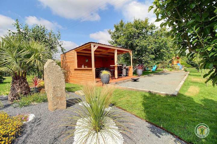 Gîte pour 4 personnes, avec jardin et terrasse à Yvias - 2