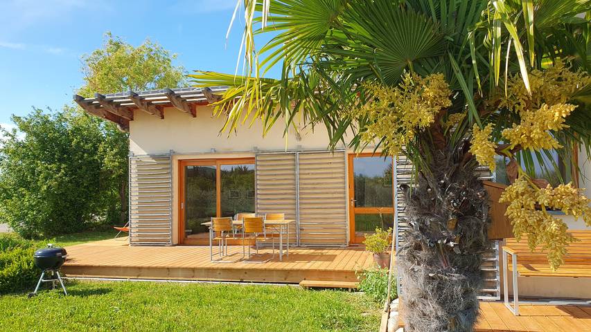 Gîte pour 4 personnes, avec jardin et terrasse à La Brillanne