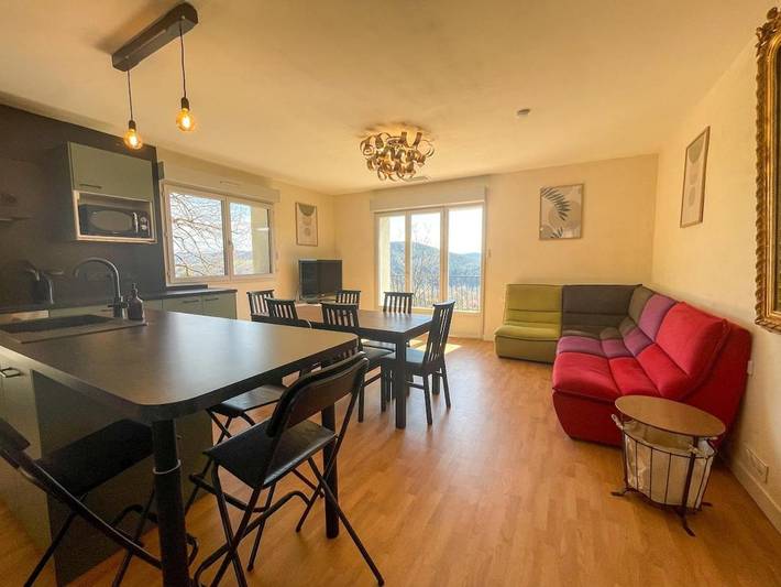 Location de vacances pour 6 personnes, avec jardin et vue à Coubon - 2