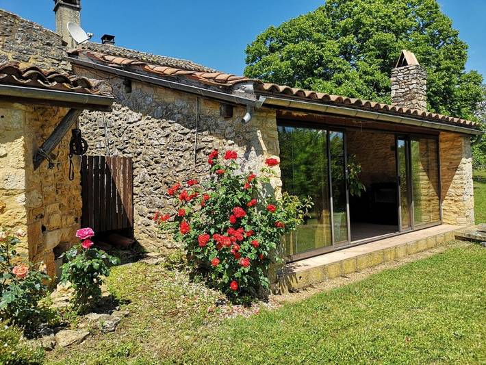 Location de vacances pour 2 personnes, avec jardin et vue à Gavaudun