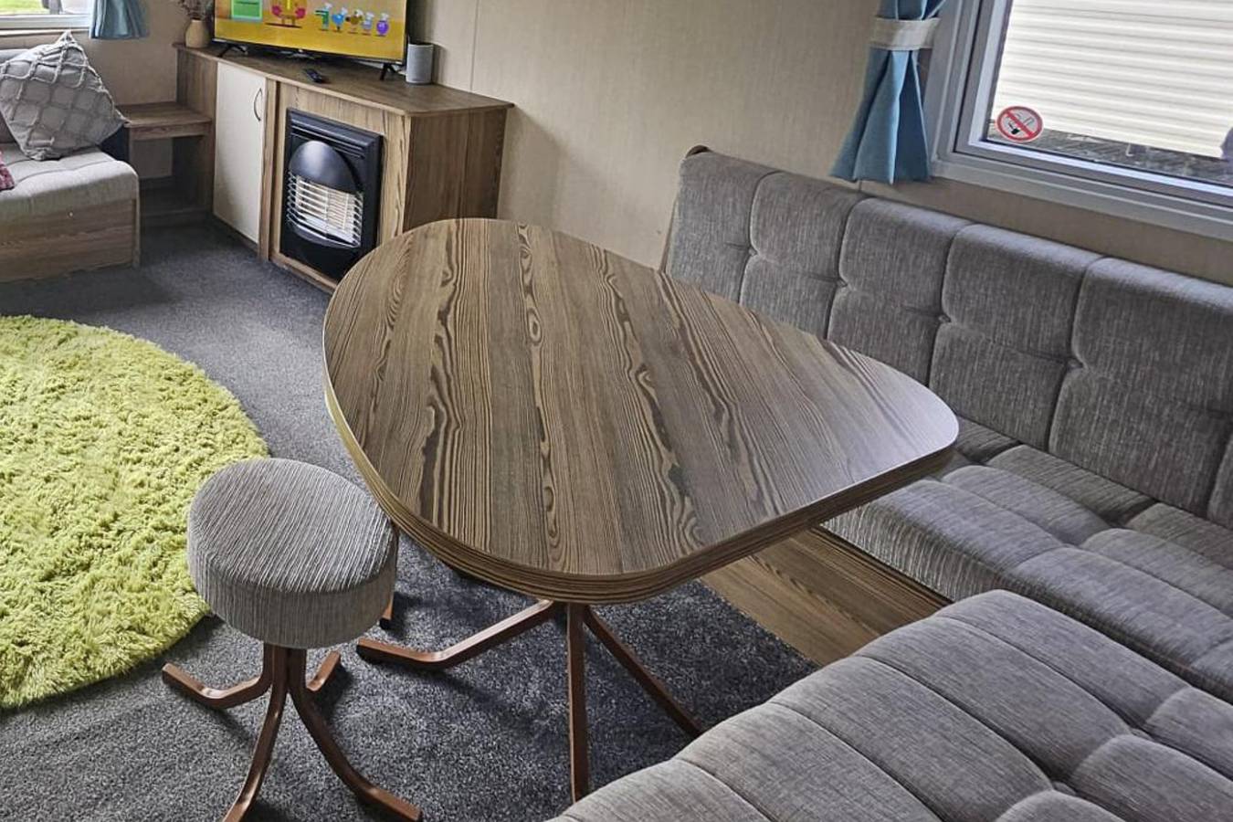 3 Bed Caravan - Near Beach, 5 star reviews, Wifi in Humberston, North East Lincolnshire