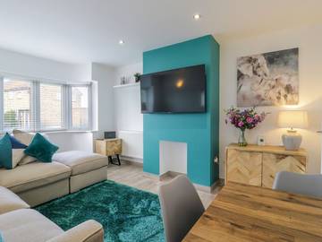 Log Cabin for 4 People in Herne Bay, Kent, Photo 3