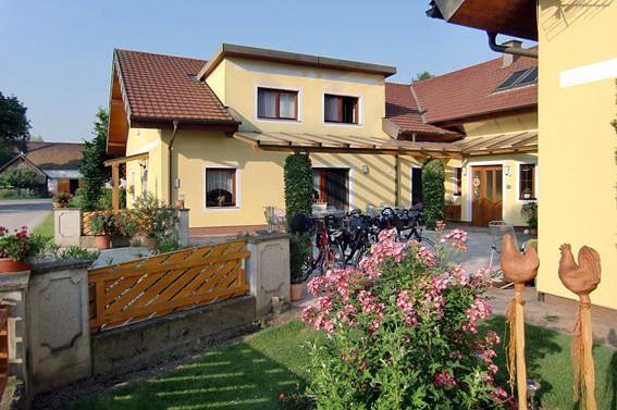 Ganze Ferienwohnung, Ferienwohnung und Privatzimmer "Familie Leeb" - Apartment "Frühling" in Scheibe, Persenbeug-Gottsdorf