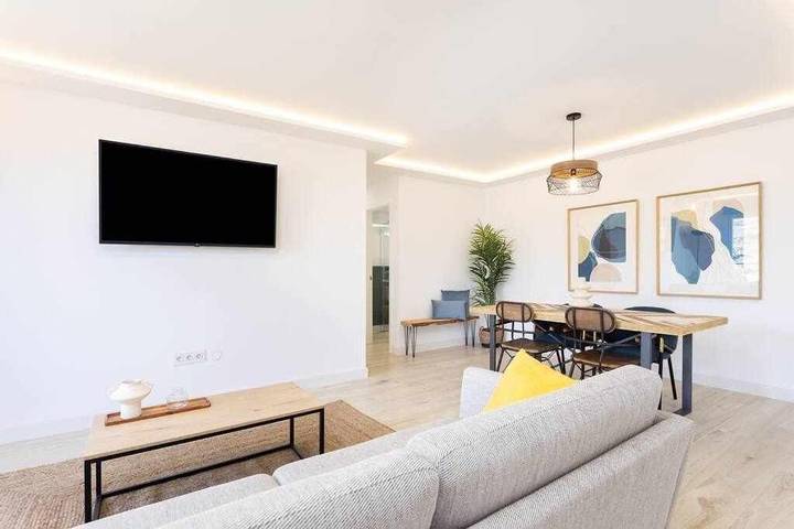 Gîte pour 4 personnes, avec jardin ainsi que terrasse et piscine dans Cho - 3