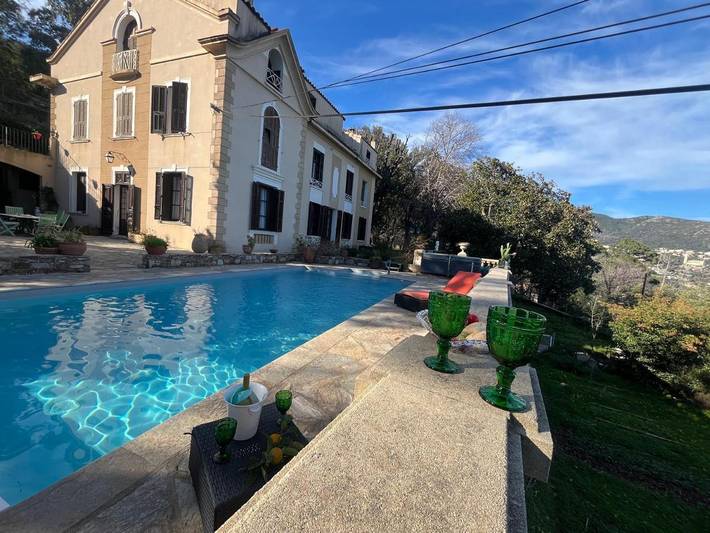 Apartamento de vacaciones para 6 personas, con jardín además de piscina y jacuzzi - 1