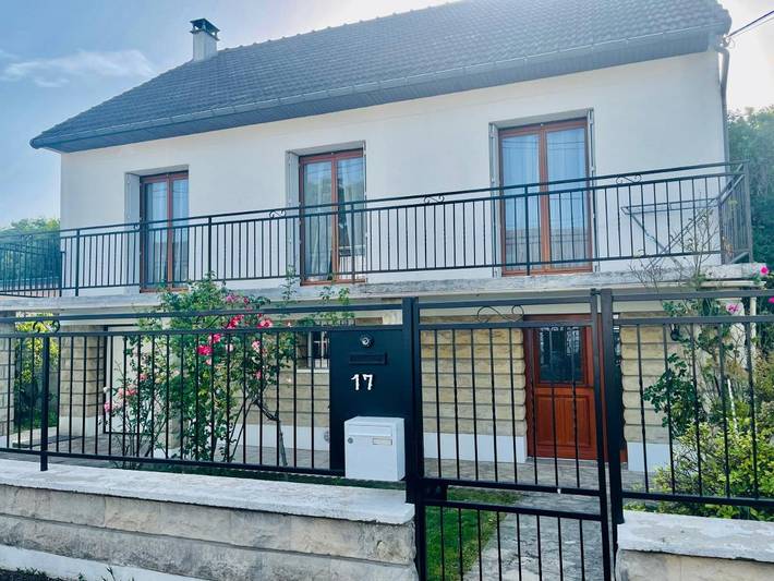 Maison de vacances pour 8 personnes, avec Balcon et Terrasse ainsi que Jardin et Vue à Chelles