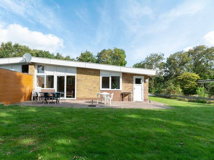 Bungalow voor 6 personen, met tuin en terras, met huisdier in Sint Maartensvlotbrug