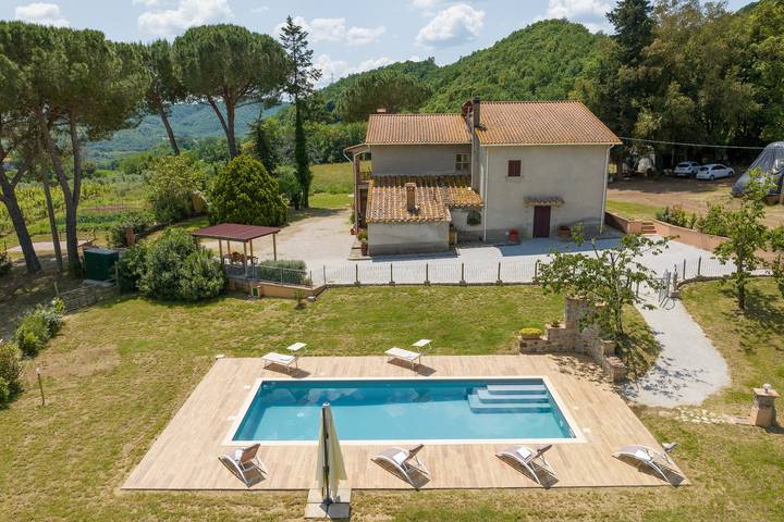 Agriturismo per 7 persone, con Giardino