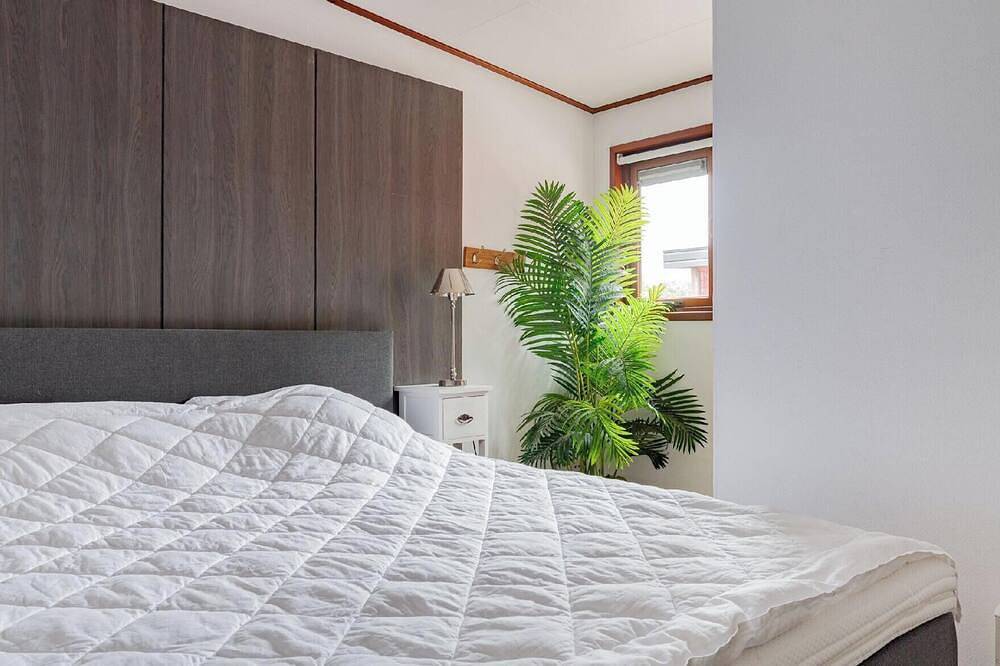 Gorgeous 3-bedroom chalet in wonderful tranquil Erm perfect for relaxing getaway in Drenthe