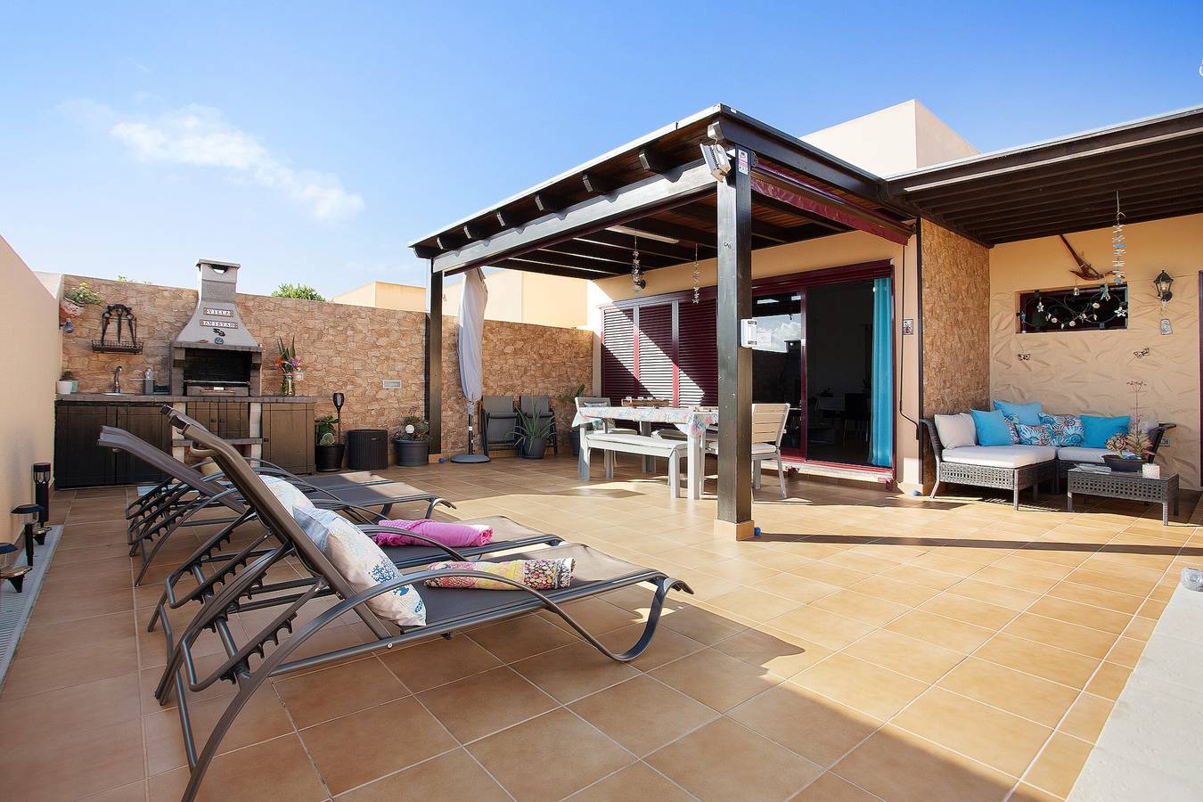 Villa de vacaciones 'Amistad' con piscina privada, terraza privada y Wi-Fi in Tamaragua, La Oliva