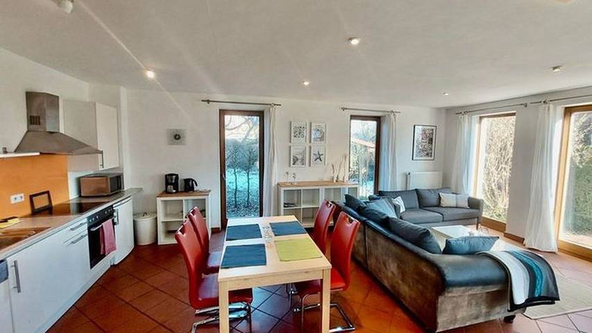 Ferienhaus für 4 Personen, mit Garten und Balkon in Emden - 3