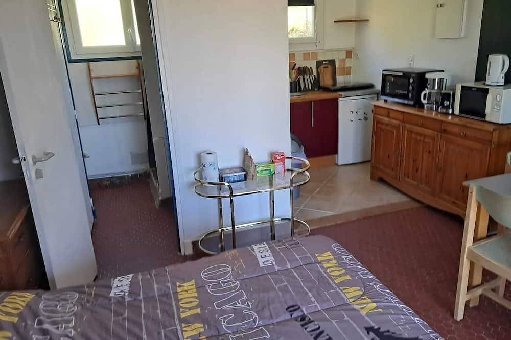 Apartamento entero, Homerez - Encantador Estudio en Treignac con Terraza de 22 m² in Treignac, Región de Tulle