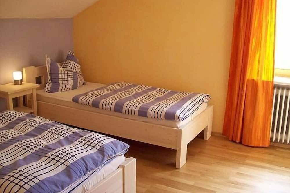 Ganze Wohnung, Nach Süden ausgerichtete, geräumige Ferienwohnung (110 m2) mit gemütlicher Wohnküche in Zwiesel, Ostbayern