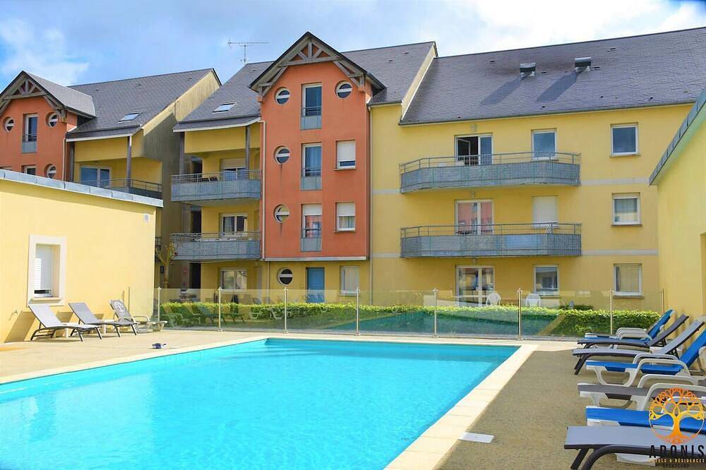 Pet-friendly Accommodation! Parking, Pool! Short Drive to Omaha Beach! in Saint-Benoît-de-l'Aure, Región de Bayeux